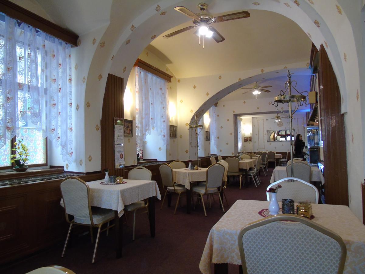 Gl Hotel Trutnov Exteriör bild