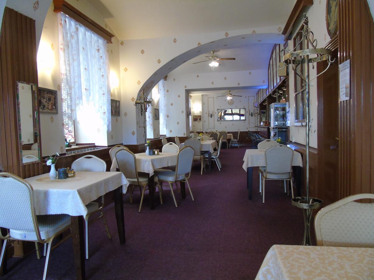 Gl Hotel Trutnov Exteriör bild