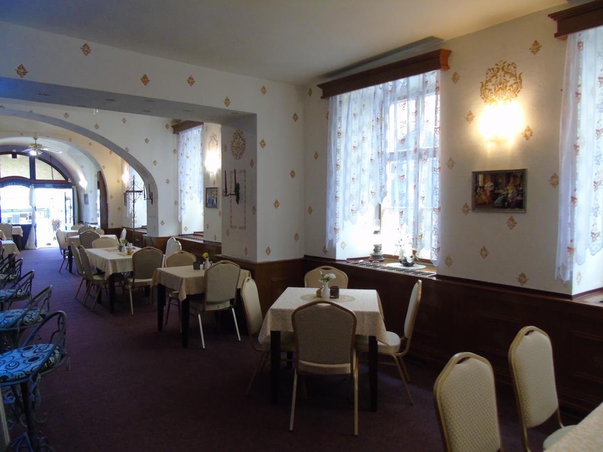Gl Hotel Trutnov Exteriör bild