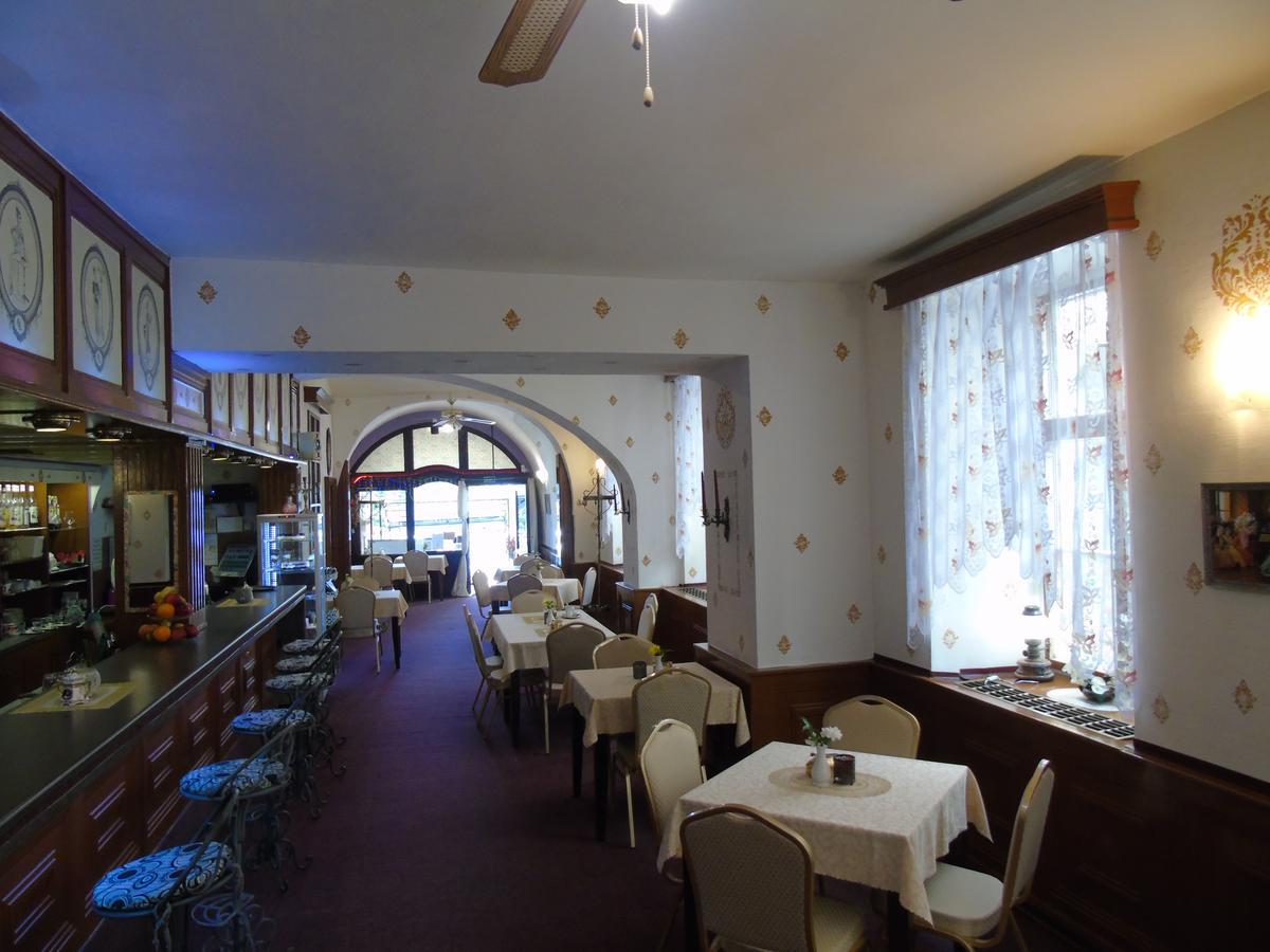 Gl Hotel Trutnov Exteriör bild